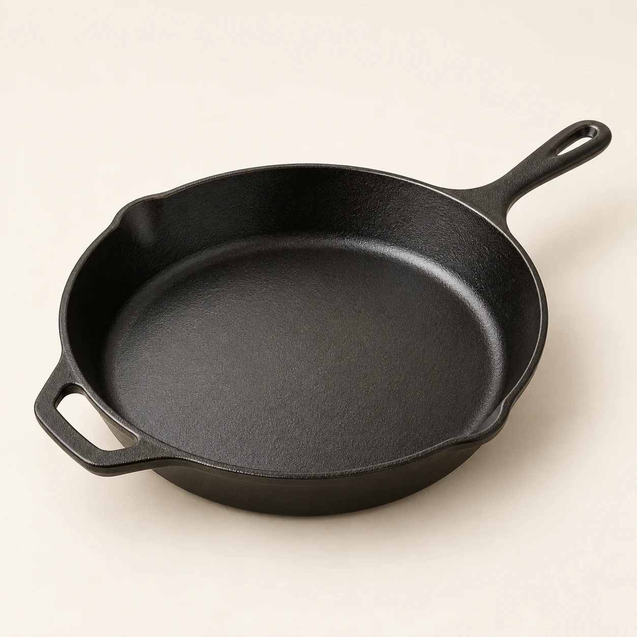 Sunday Cast-Iron Skillet in Black